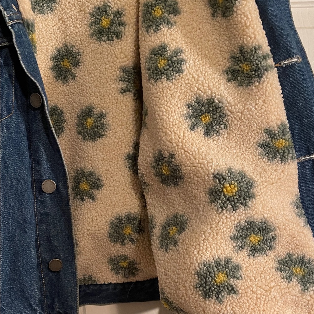 Blue Denim Jacket with Floral Sherpa Lining - Picture 3 of 4